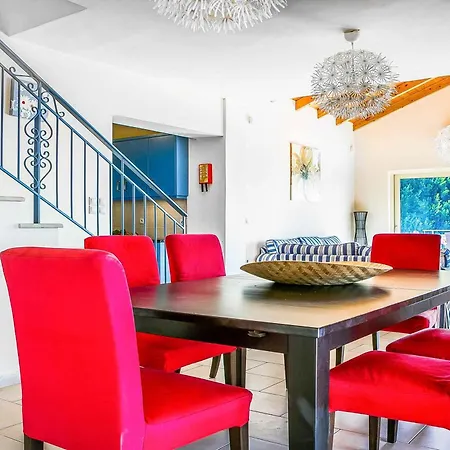 Louloudia Villa Ratzaklíon