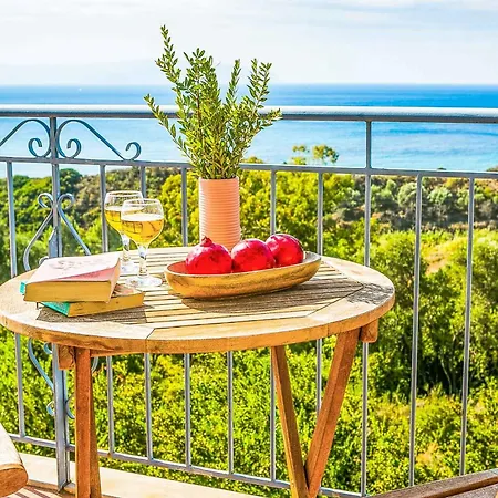 Louloudia Villa *