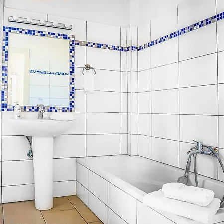 فيلة Louloudia Ratzaklíon