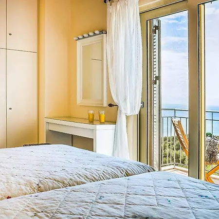 Louloudia فيلة Ratzaklíon