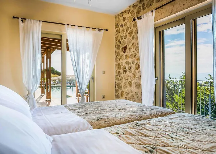 Louloudia Villa *