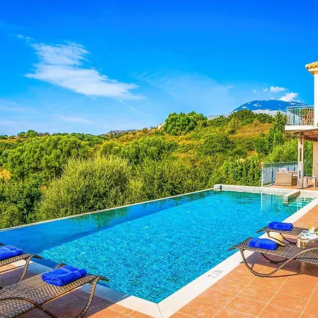 Louloudia Villa *